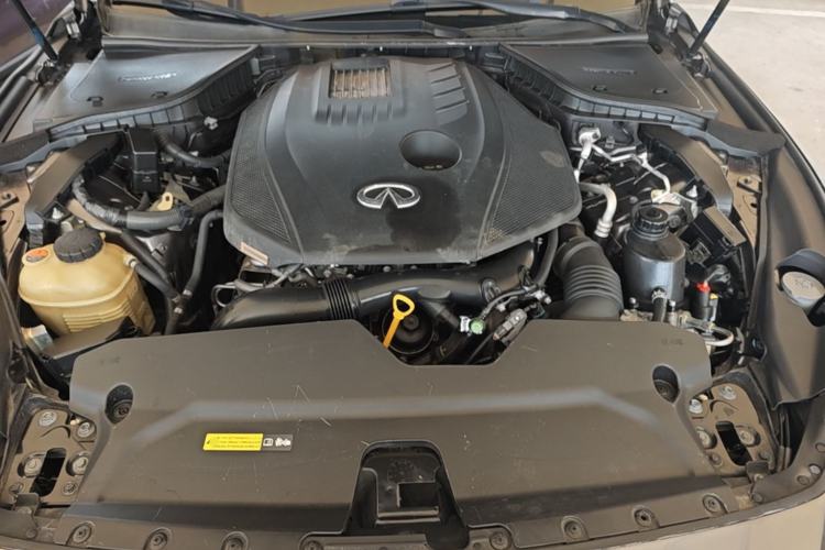 Used Infiniti Q50L 2018 2.0T Comfort Edition China VI Standard Engine Bay