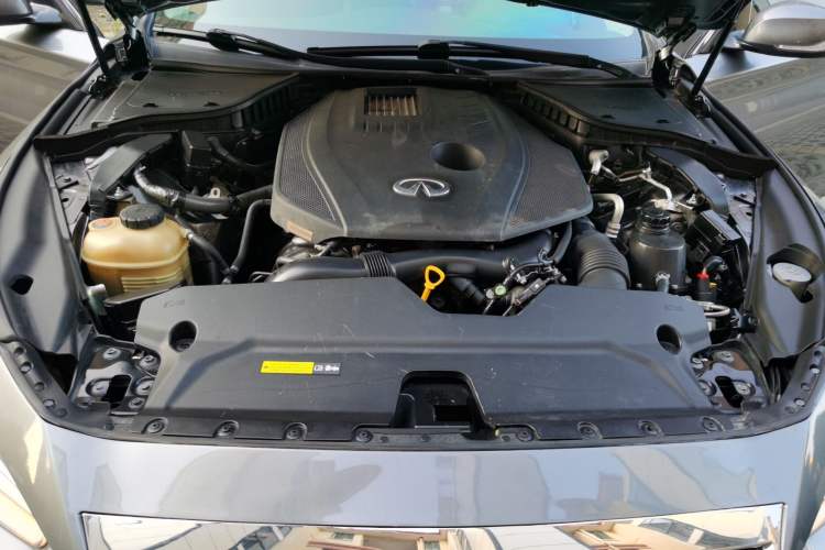 Used Infiniti Q50L 2018 2.0T Comfort Edition China VI Standard Engine Bay