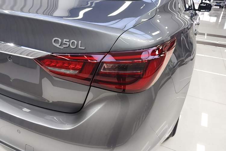 Used Infiniti Q50L 2018 2.0T Enjoyment Version China VI Standard Exterior 3