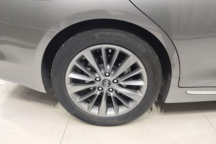 Used Infiniti Q50L 2018 2.0T Enjoyment Version China VI Standard Exterior 5