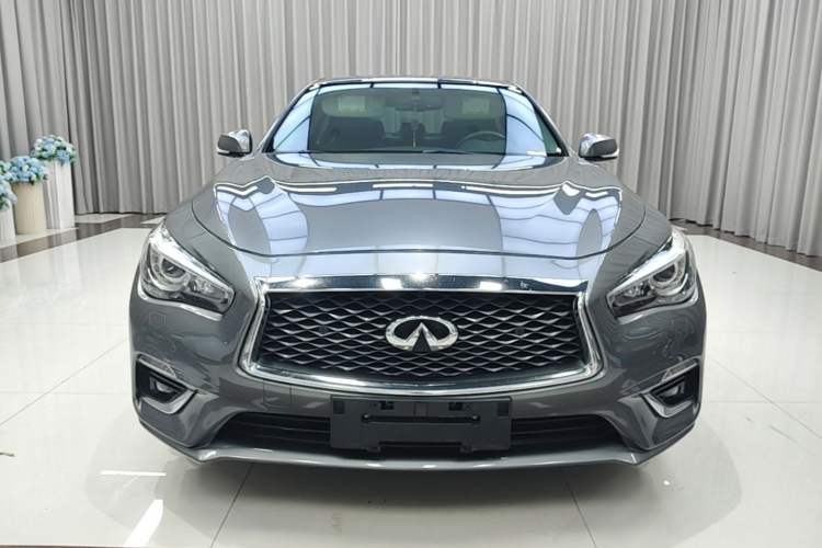 Used Infiniti Q50L 2018 2.0T Enjoyment Version China VI Standard Front