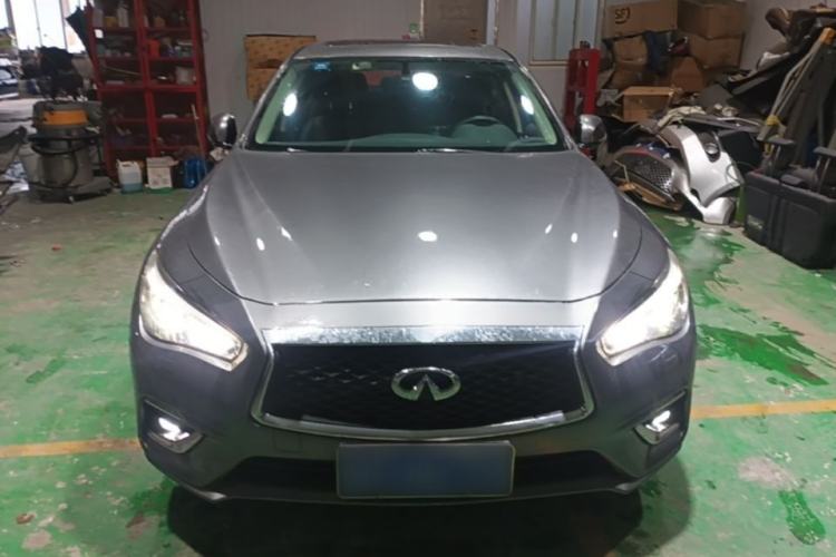 Used Infiniti Q50L 2018 2.0T Enjoyment Version China VI Standard Front