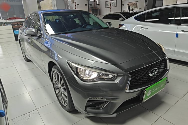 Used Infiniti Q50L 2018 2.0T Enjoyment Version China VI Standard Front Right 45 Deg