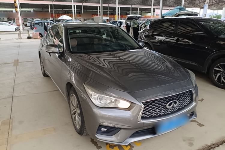 Used Infiniti Q50L 2018 2.0T Comfort Edition China VI Standard Front Right 45 Deg