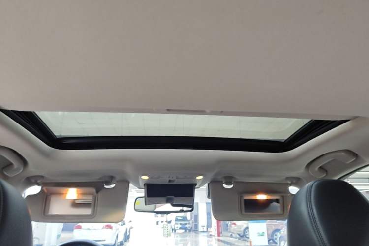 Used Infiniti Q50L 2018 2.0T Enjoyment Version China VI Standard Headliner