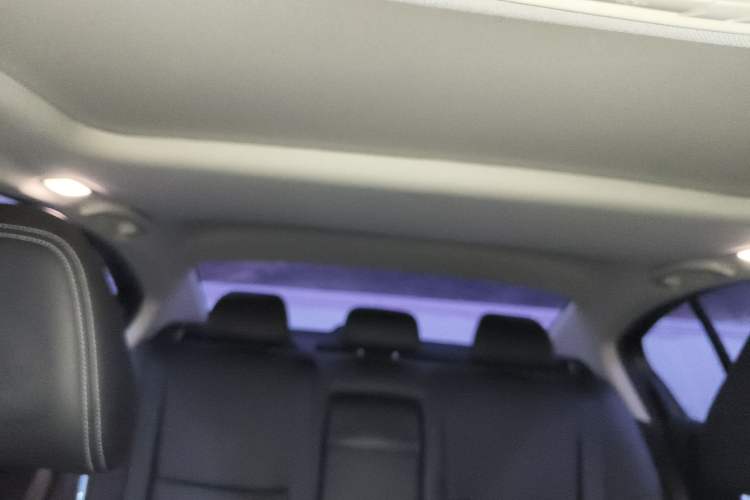 Used Infiniti Q50L 2018 2.0T Enjoyment Version China V Standard Headliner