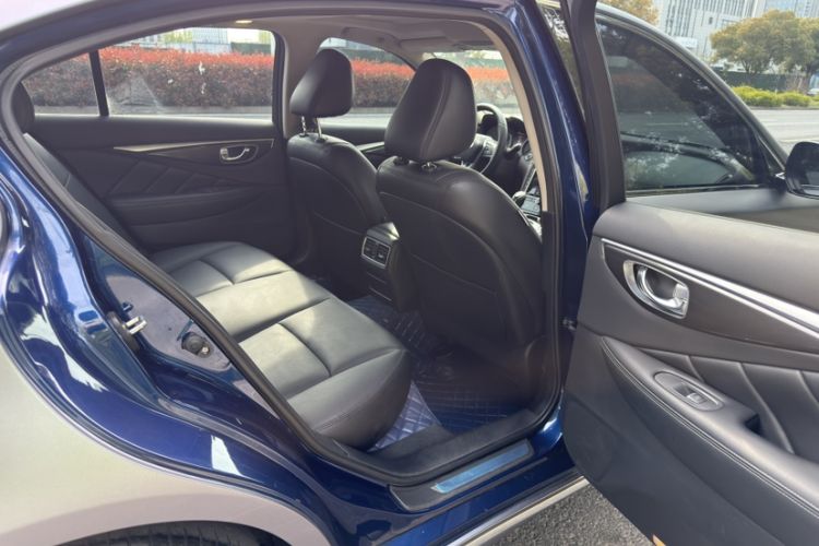Used Infiniti Q50L 2018 2.0T Comfort Edition China VI Standard Interior 1