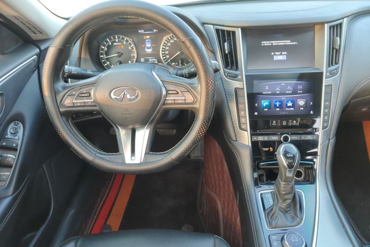 Used Infiniti Q50L 2018 2.0T Enjoyment Version China VI Standard Interior 3