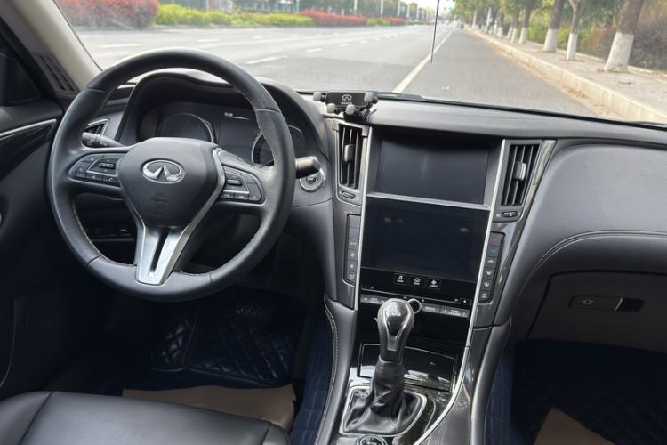 Used Infiniti Q50L 2018 2.0T Comfort Edition China VI Standard Interior 6