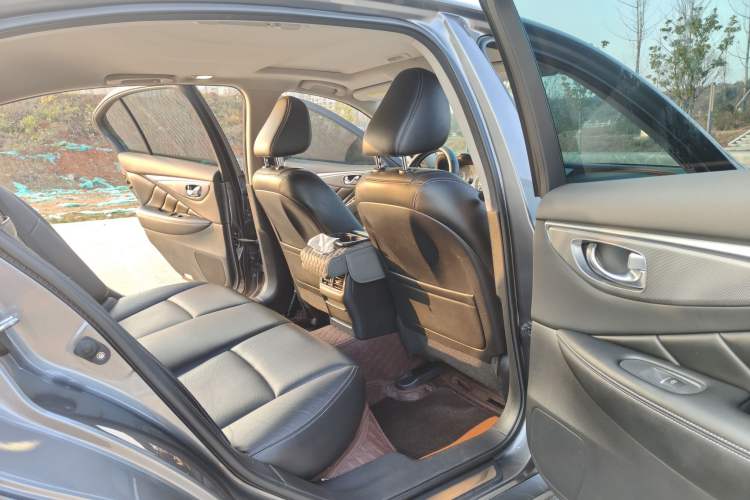 Used Infiniti Q50L 2018 2.0T Enjoyment Version China VI Standard Interior 7