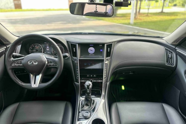 Used Infiniti Q50L 2018 2.0T Comfort Edition China VI Standard Interior 8
