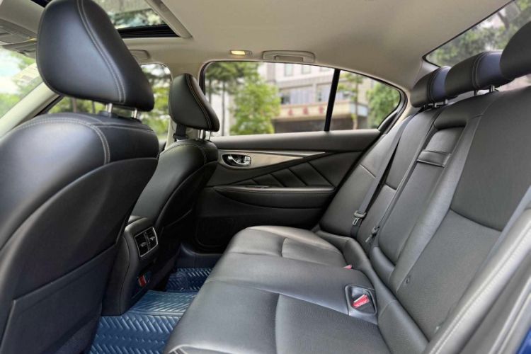 Used Infiniti Q50L 2018 2.0T Enjoyment Version China VI Standard Interior 8
