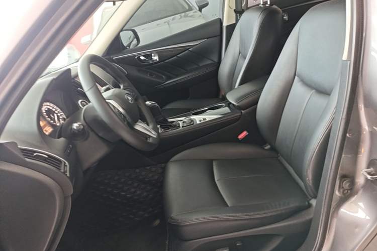Used Infiniti Q50L 2018 2.0T Comfort Edition China VI Standard Left Front Seat