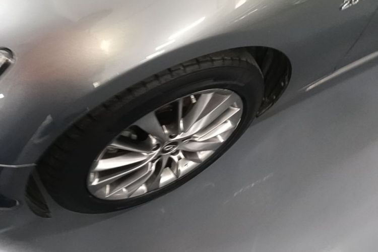 Used Infiniti Q50L 2018 2.0T Enjoyment Version China VI Standard Left Front Wheel Hub