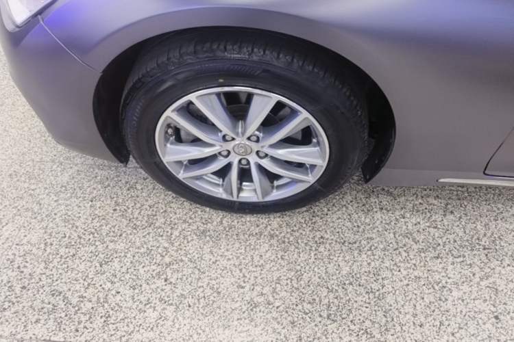 Used Infiniti Q50L 2018 2.0T Comfort Edition China VI Standard Left Front Wheel Hub