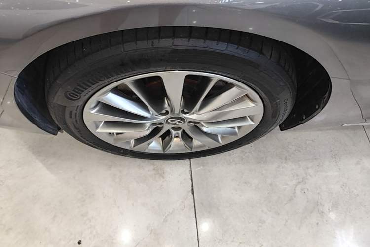 Used Infiniti Q50L 2018 2.0T Enjoyment Version China VI Standard Left Front Wheel Hub