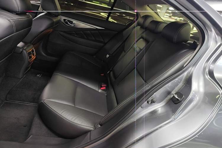 Used Infiniti Q50L 2018 2.0T Enjoyment Version China VI Standard Left Rear Seat