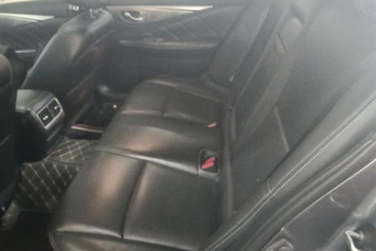 Used Infiniti Q50L 2018 2.0T Enjoyment Version China VI Standard Left Rear Seat