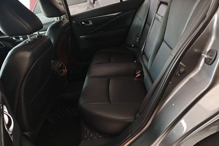 Used Infiniti Q50L 2018 2.0T Comfort Edition China VI Standard Left Rear Seat