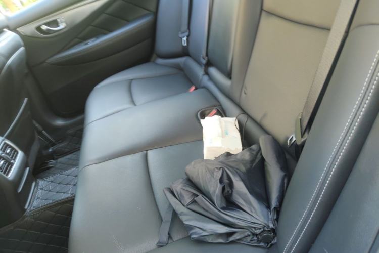 Used Infiniti Q50L 2018 2.0T Enjoyment Version China VI Standard Left Rear Seat