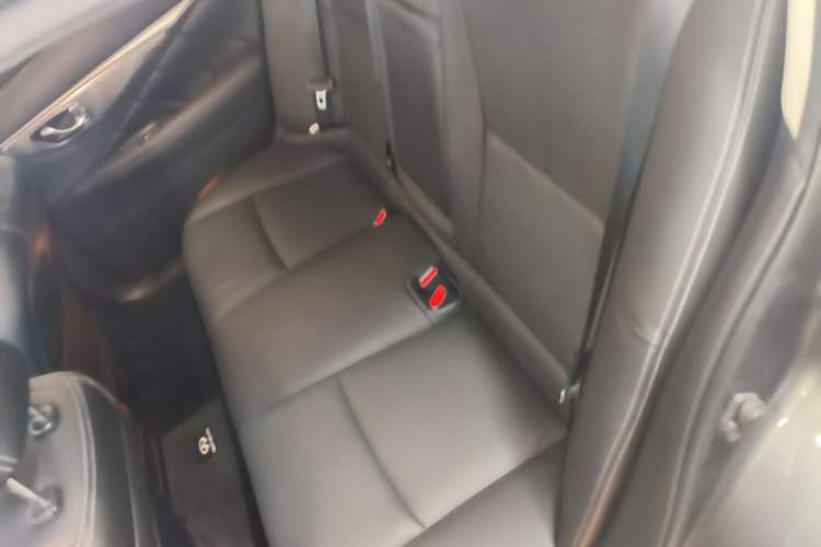 Used Infiniti Q50L 2018 2.0T Enjoyment Version China VI Standard Left Rear Seat