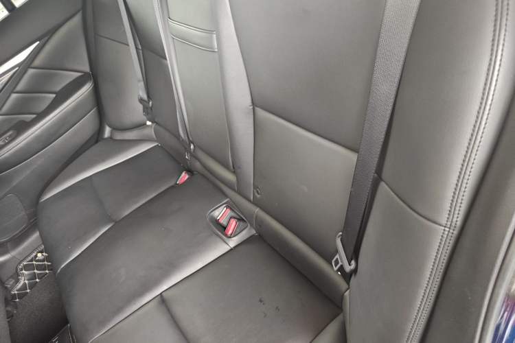 Used Infiniti Q50L 2018 2.0T Comfort Edition China V Standard Left Rear Seat