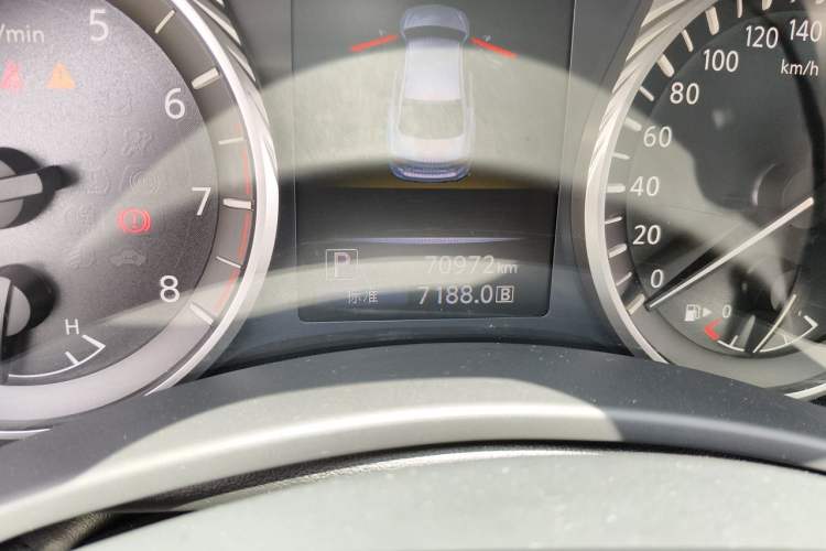Used Infiniti Q50L 2018 2.0T Comfort Edition China VI Standard Odometer Close Up