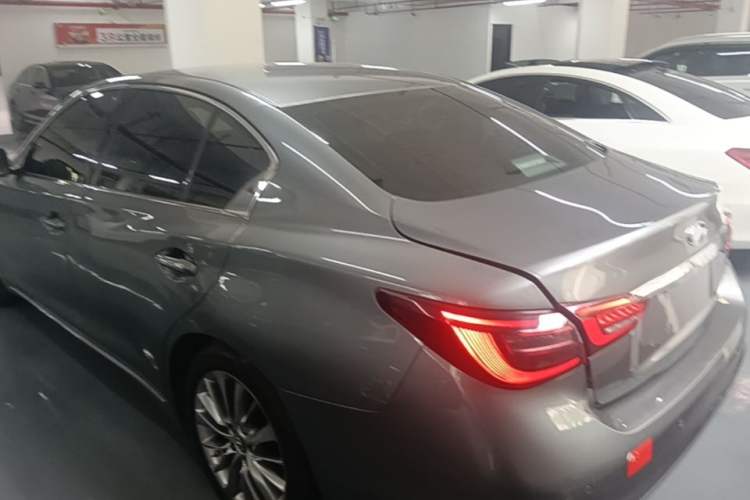 Used Infiniti Q50L 2018 2.0T Enjoyment Version China VI Standard Rear Left 45 Deg