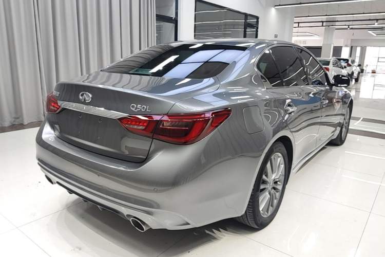 Used Infiniti Q50L 2018 2.0T Enjoyment Version China VI Standard Rear Right 45 Deg