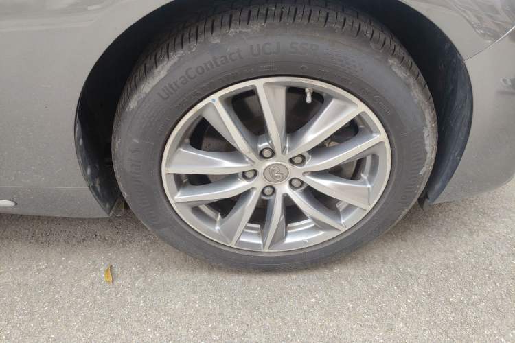 Used Infiniti Q50L 2018 2.0T Comfort Edition China VI Standard Right Front Wheel Hub