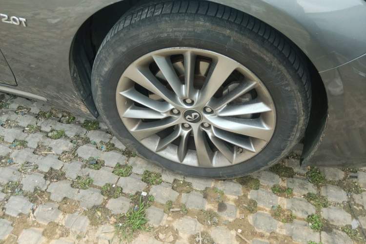 Used Infiniti Q50L 2018 2.0T Enjoyment Version China VI Standard Right Front Wheel Hub