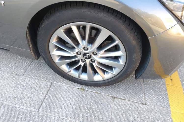 Used Infiniti Q50L 2018 2.0T Enjoyment Version China VI Standard Right Front Wheel Hub