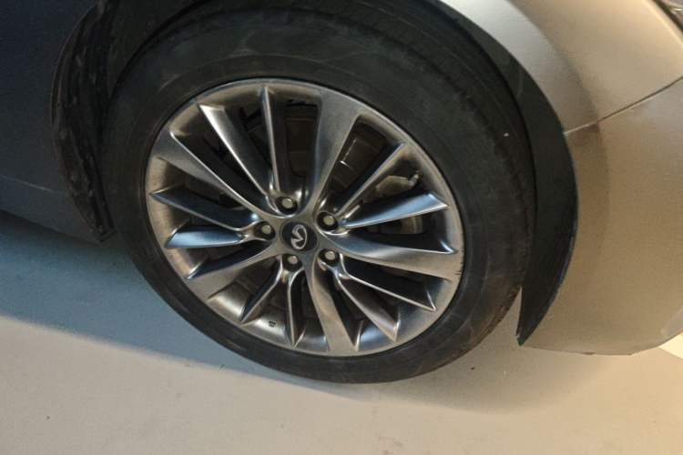 Used Infiniti Q50L 2018 2.0T Enjoyment Version China V Standard Right Front Wheel Hub
