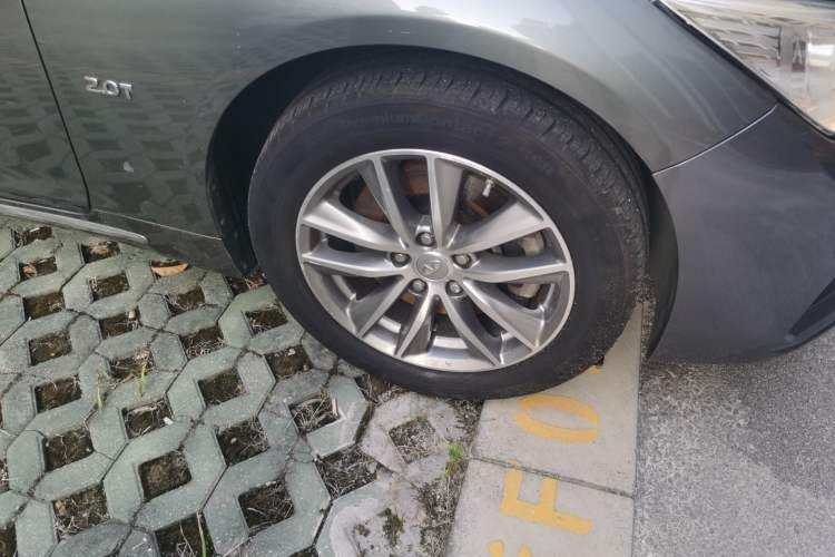 Used Infiniti Q50L 2018 2.0T Comfort Edition China VI Standard Right Front Wheel Hub