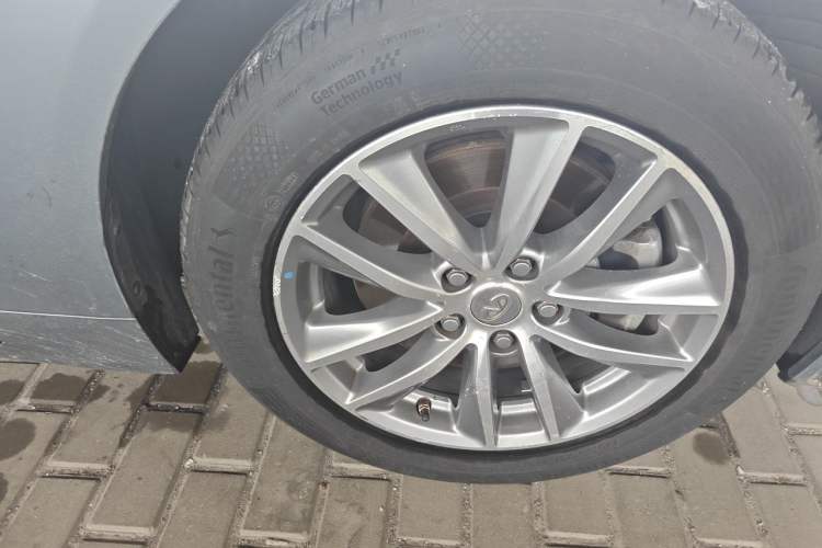 Used Infiniti Q50L 2018 2.0T Comfort Edition China V Standard Right Front Wheel Hub
