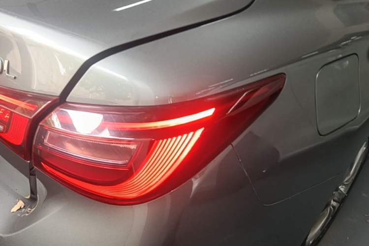 Used Infiniti Q50L 2018 2.0T Enjoyment Version China VI Standard Right Rear Taillight
