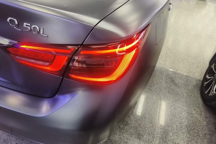 Used Infiniti Q50L 2018 2.0T Comfort Edition China VI Standard Right Rear Taillight