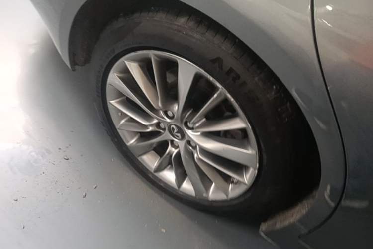 Used Infiniti Q50L 2018 2.0T Enjoyment Version China VI Standard Right Rear Wheel Hub