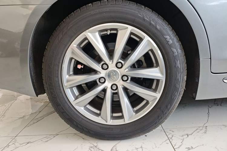 Used Infiniti Q50L 2018 2.0T Comfort Edition China VI Standard Right Rear Wheel Hub