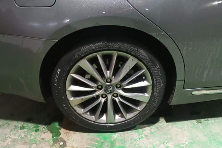 Used Infiniti Q50L 2018 2.0T Enjoyment Version China VI Standard Right Rear Wheel Hub