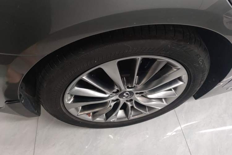 Used Infiniti Q50L 2018 2.0T Enjoyment Version China VI Standard Right Rear Wheel Hub