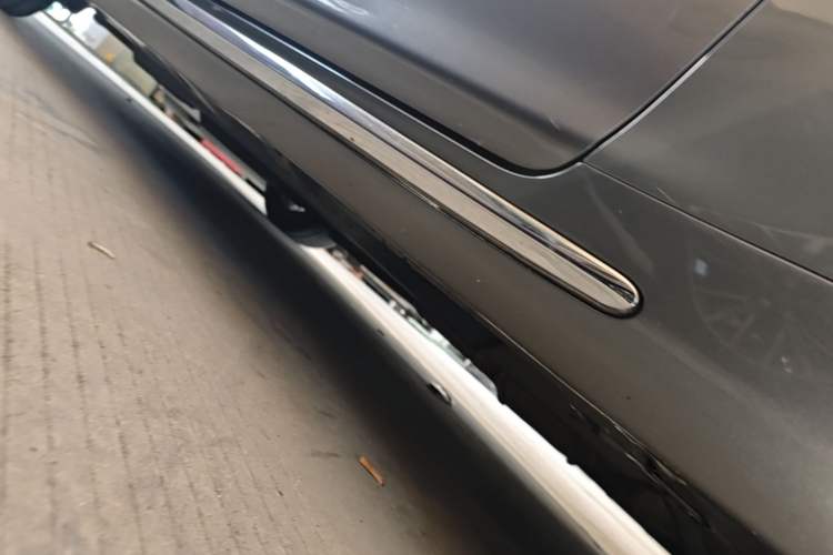 Used Infiniti Q50L 2018 2.0T Comfort Edition China VI Standard Right Side Sill