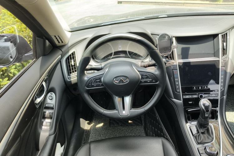 Used Infiniti Q50L 2018 2.0T Comfort Edition China VI Standard Steering Wheel
