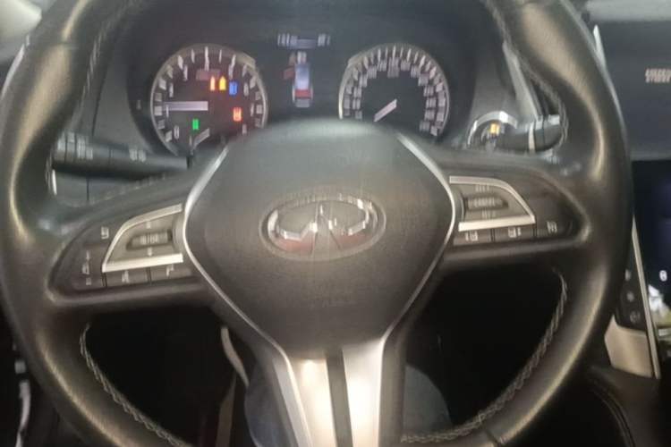 Used Infiniti Q50L 2018 2.0T Enjoyment Version China VI Standard Steering Wheel