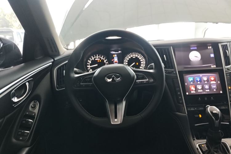 Used Infiniti Q50L 2018 2.0T Comfort Edition China VI Standard Steering Wheel