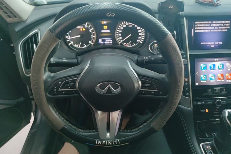 Used Infiniti Q50L 2018 2.0T Enjoyment Version China VI Standard Steering Wheel
