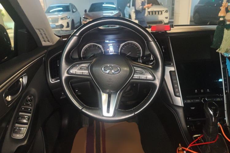 Used Infiniti Q50L 2018 2.0T Enjoyment Version China V Standard Steering Wheel