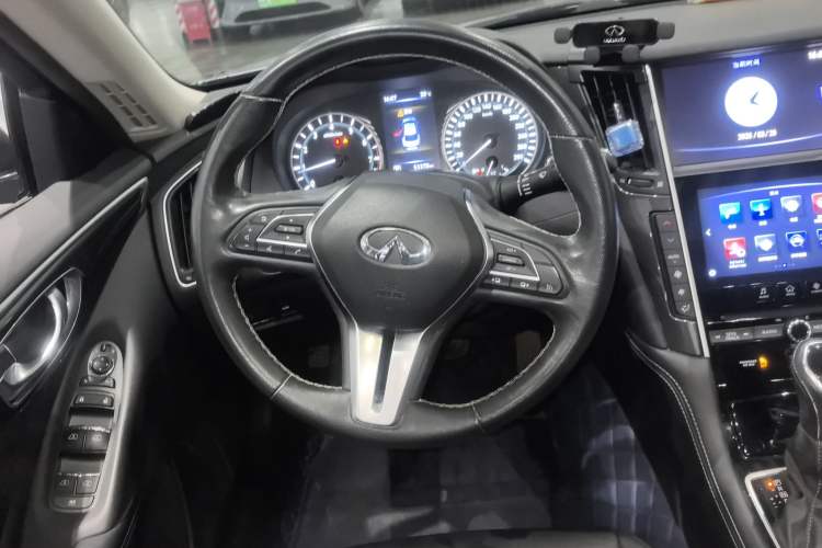 Used Infiniti Q50L 2018 2.0T Comfort Edition China VI Standard Steering Wheel