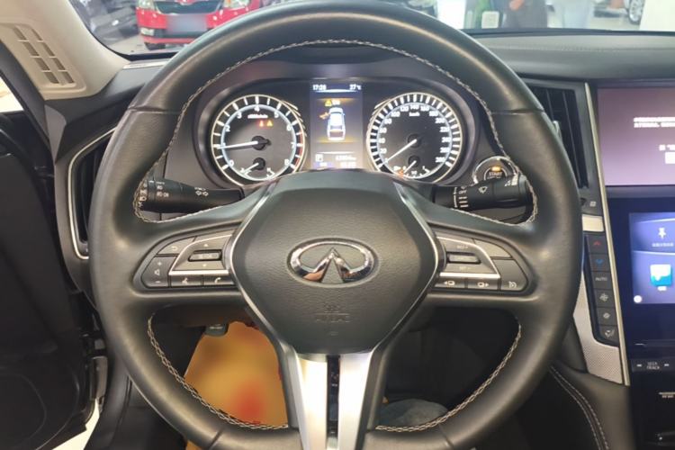 Used Infiniti Q50L 2018 2.0T Enjoyment Version China VI Standard Steering Wheel