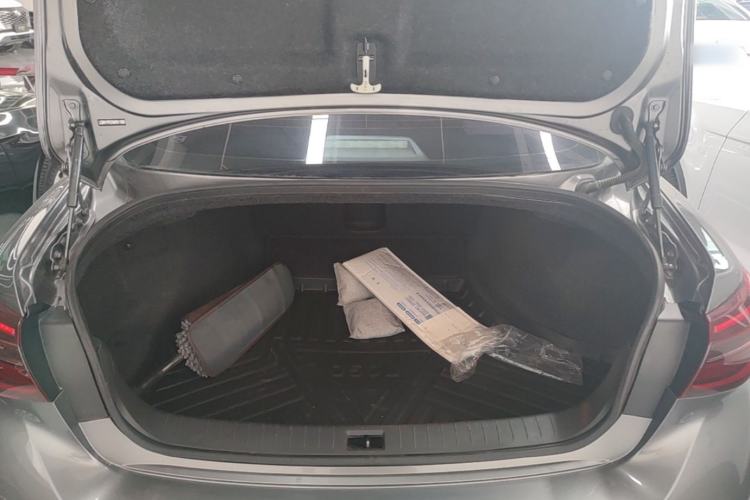 Used Infiniti Q50L 2018 2.0T Enjoyment Version China VI Standard Trunk